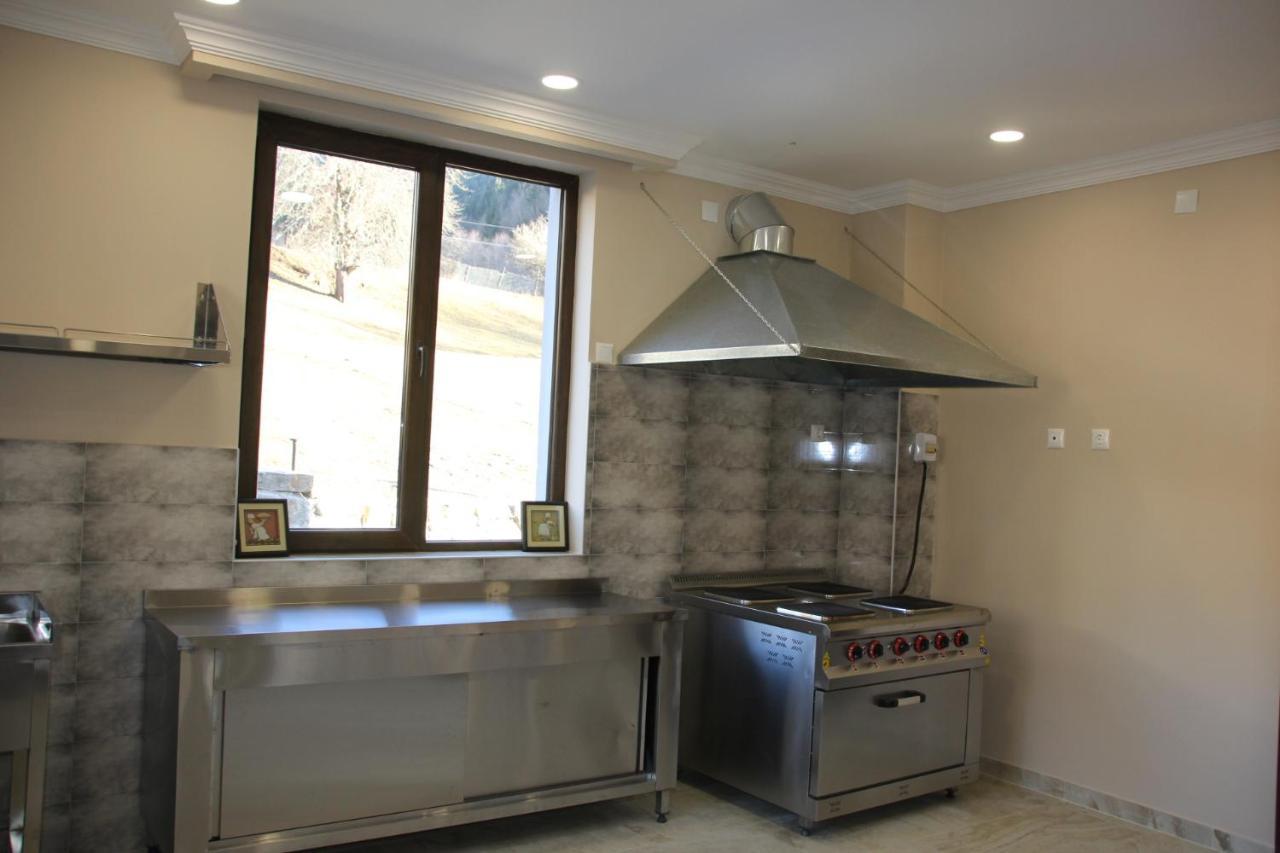 Hotel Patriot Μέστια Εξωτερικό φωτογραφία