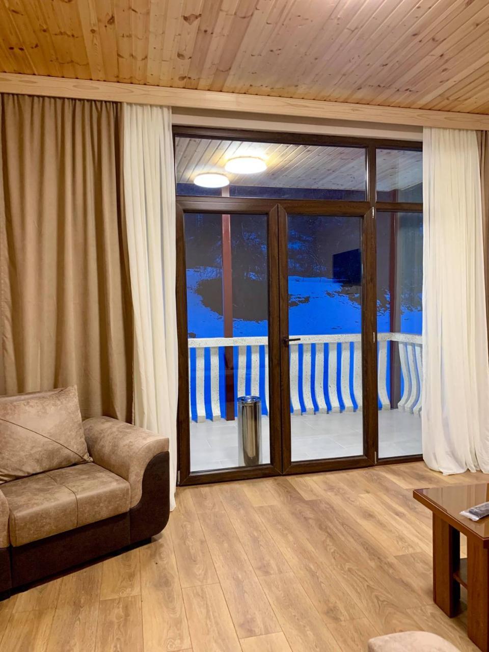 Hotel Patriot Μέστια Εξωτερικό φωτογραφία