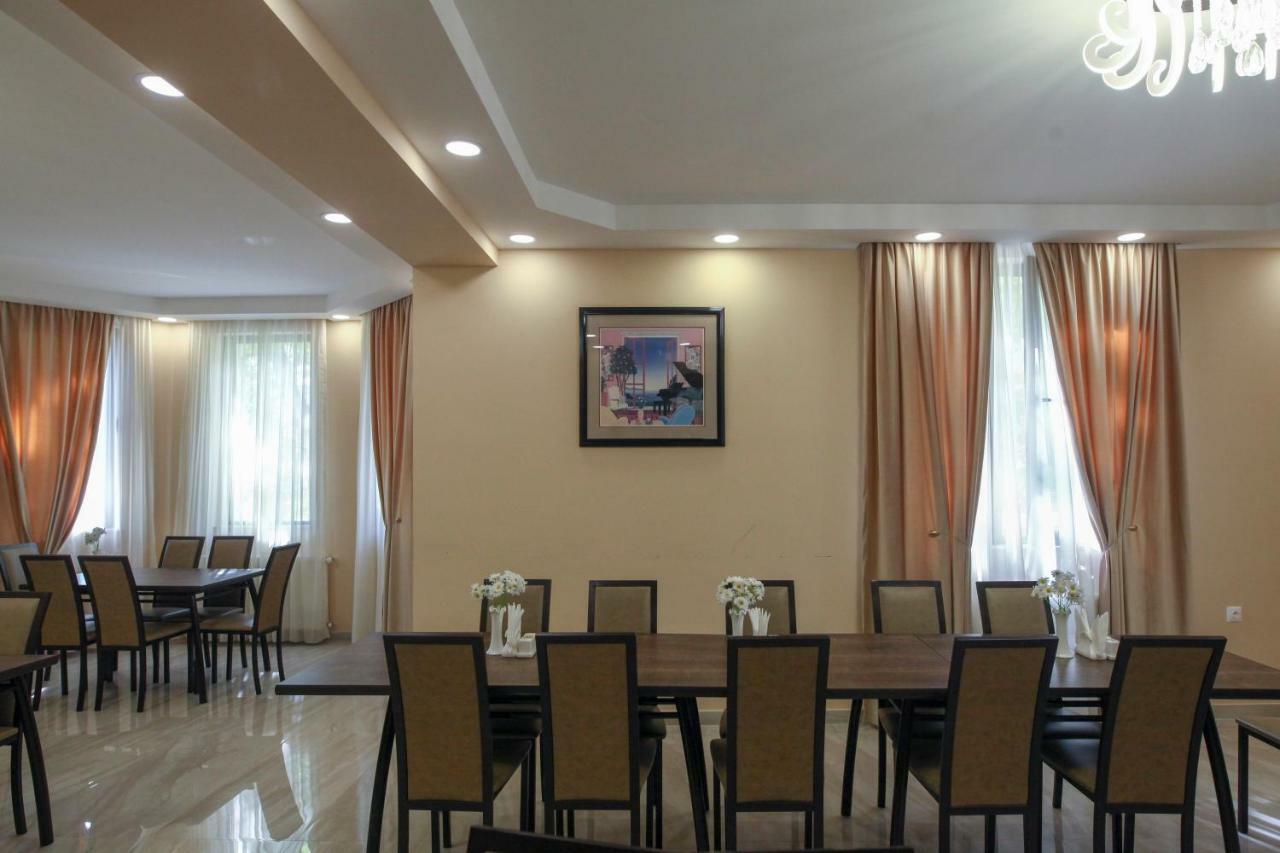 Hotel Patriot Μέστια Εξωτερικό φωτογραφία